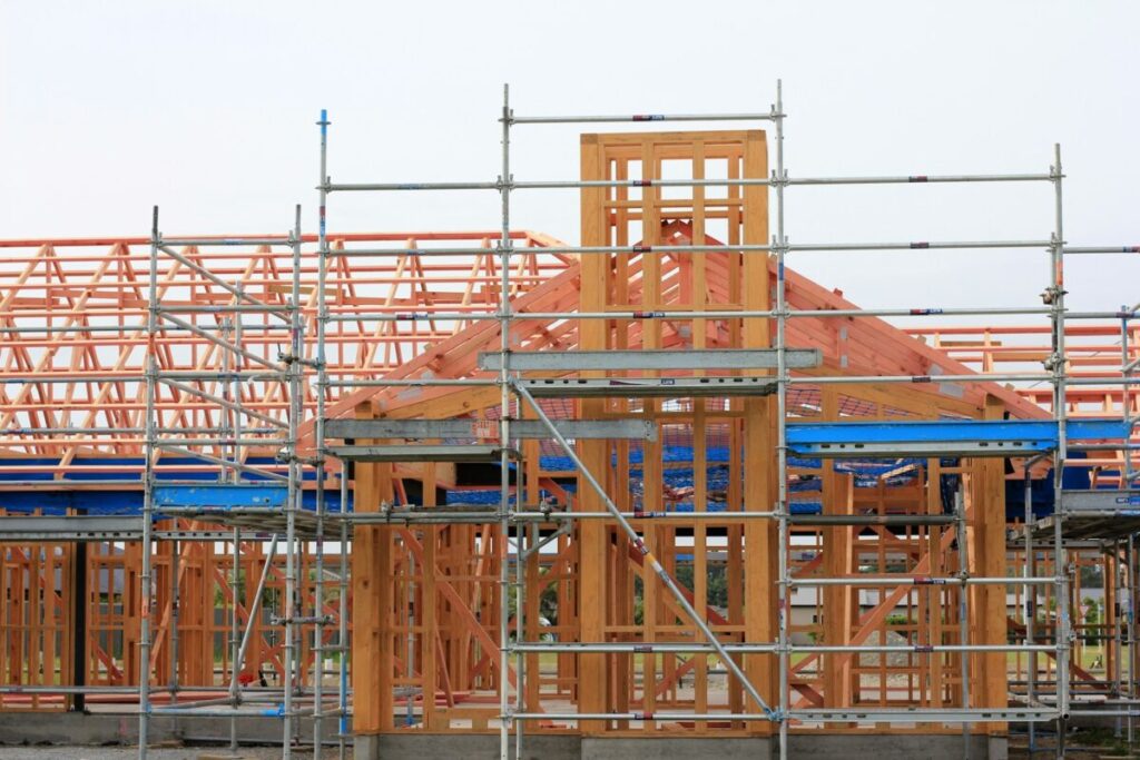 Liste noire des constructeurs de maison : comment l’éviter ?