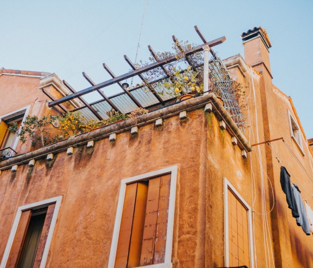 Maison orange : 5 idées reçues qui vous freinent