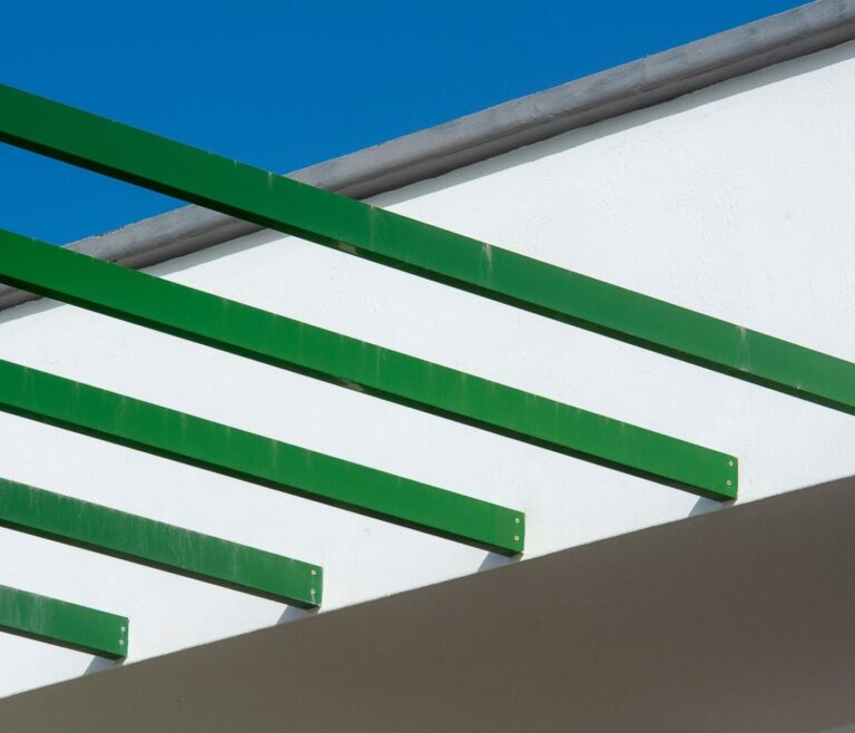 Pergola bioclimatique : 5 règles d'urbanisme à savoir 1 Pergola bioclimatique : 5 règles d’urbanisme à savoir